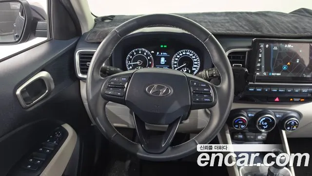 Hyundai Venue — Фото автомобиля 12
