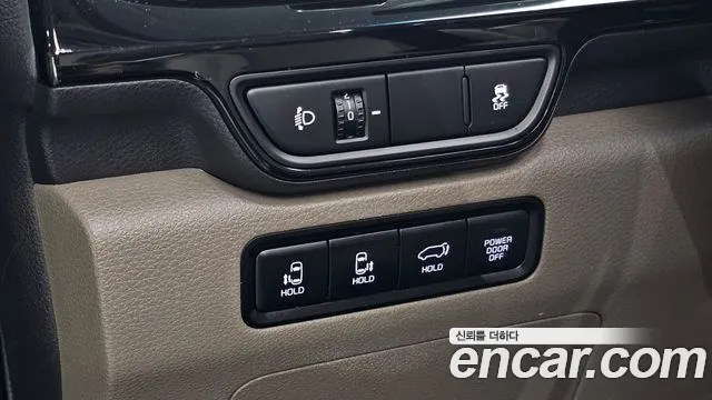 Kia Carnival Generation 4 — Фото автомобиля 20