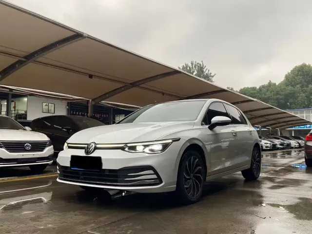 Фотография автомобиля — Volkswagen Golf