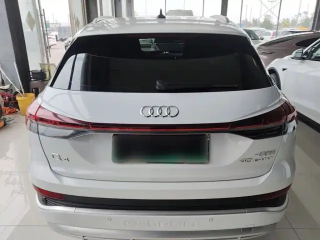 Audi Q4 e-tron — Фото автомобиля 5