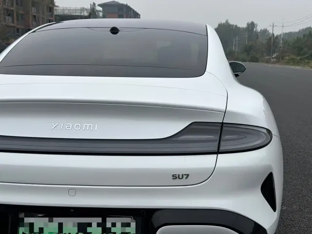 Xiaomi SU7 — Фото автомобиля 15