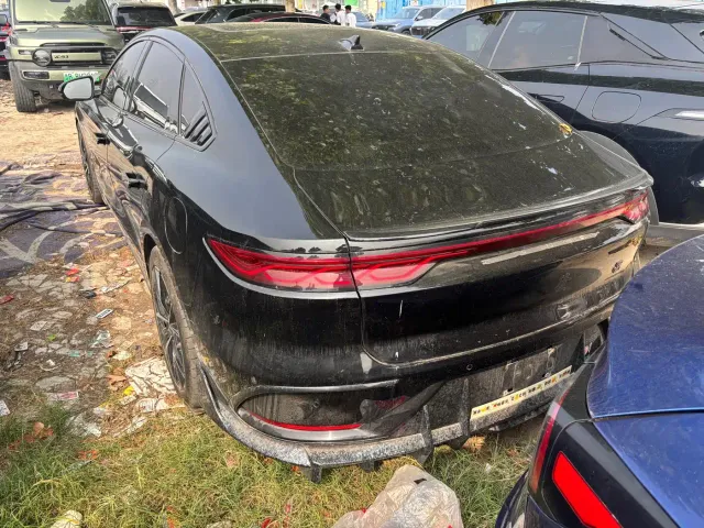 BYD Han 2025 DM-i 125KM Premium — Фото автомобиля 9