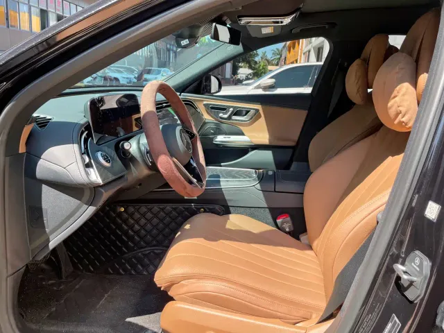 Mercedes-Benz E-Class — Фото автомобиля 3