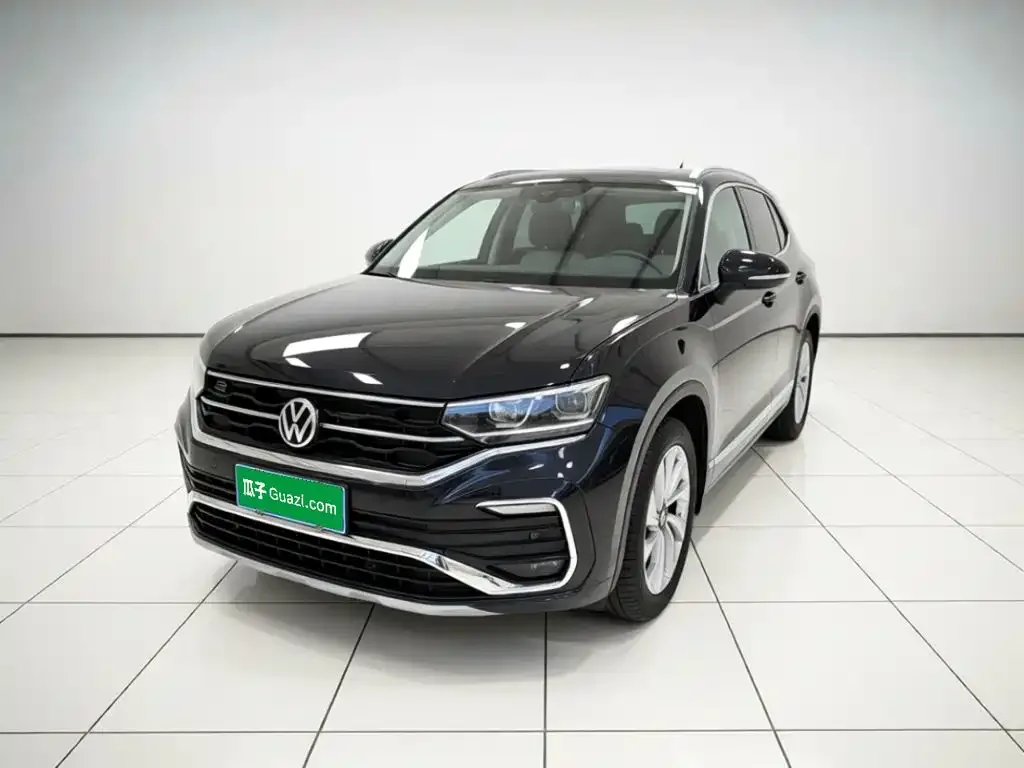 Фотография автомобиля — Volkswagen Tayron