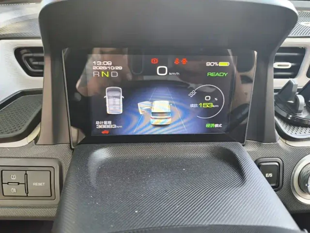 Wuling Hongguang Mini EV — Фото автомобиля 11