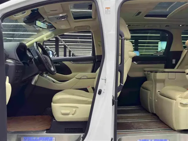 Toyota Vellfire 2021 Crown Hybrid 2.5L HV Supreme Edition — Фото автомобиля 8