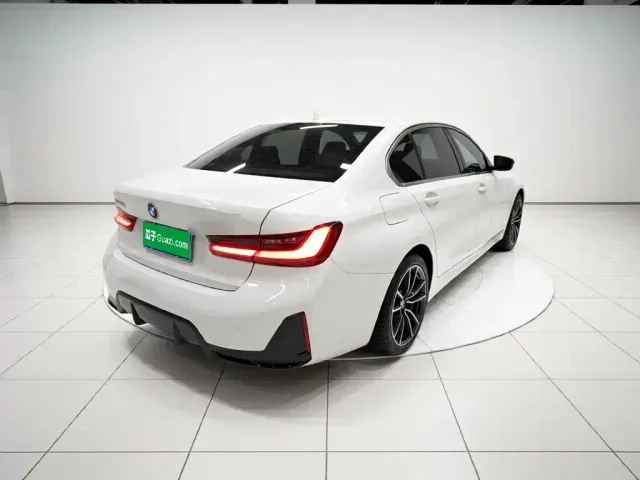 BMW 3 Series — Фото автомобиля 6