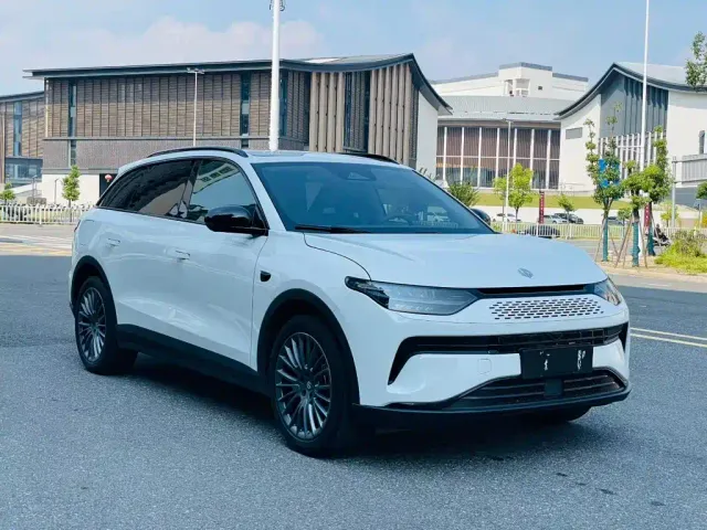 Leapmotor C11 — Фото автомобиля 3