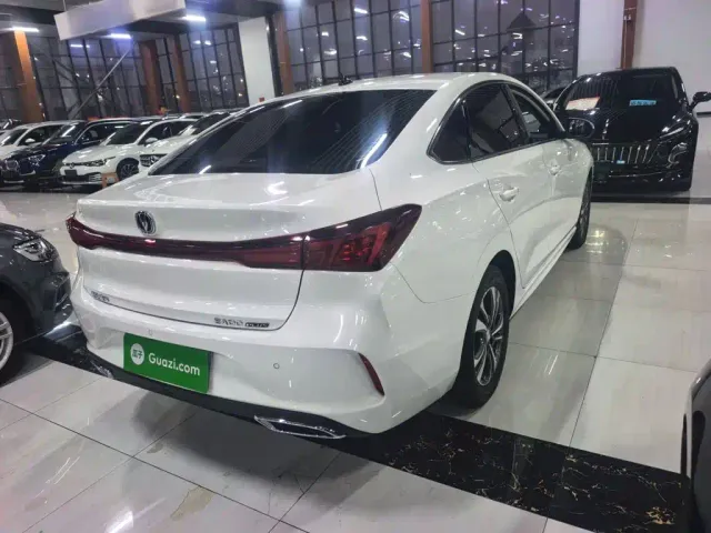 Changan Eado — Фото автомобиля 3