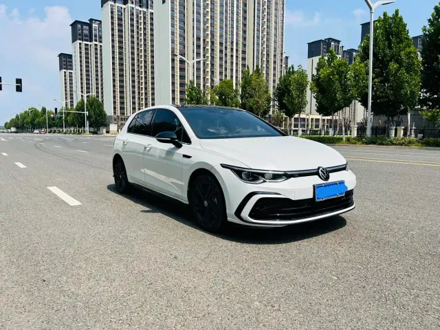 Volkswagen Golf — Фото автомобиля 3