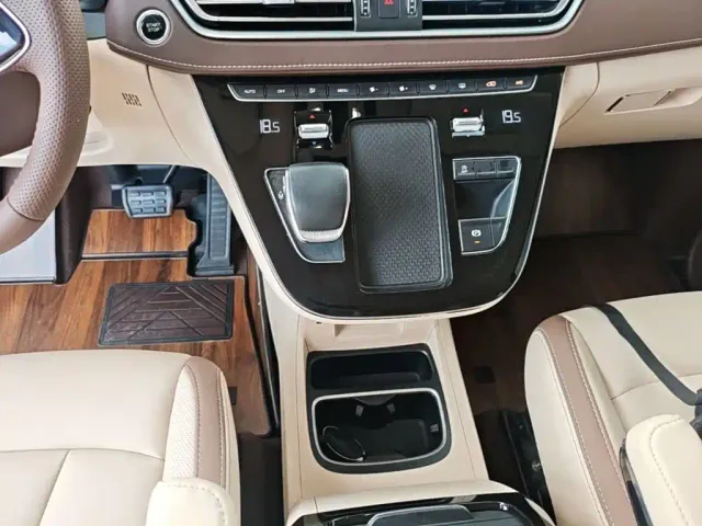 Bestune Besturn M9 — Фото автомобиля 13