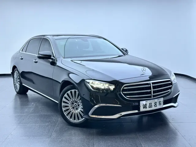 Mercedes-Benz E-Class — Фото автомобиля 2