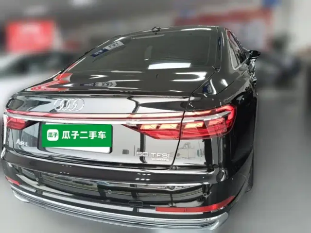 Audi A8 — Фото автомобиля 9