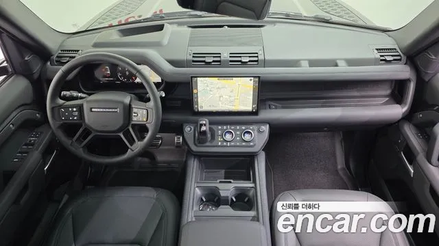 Land Rover Defender — Фото автомобиля 9