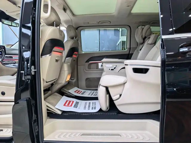 Mercedes-Benz V-Class — Фото автомобиля 13
