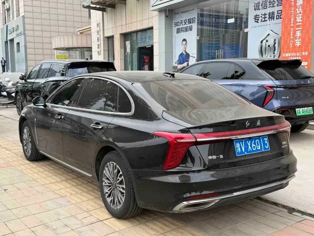 Hongqi H5 — Фото автомобиля 9