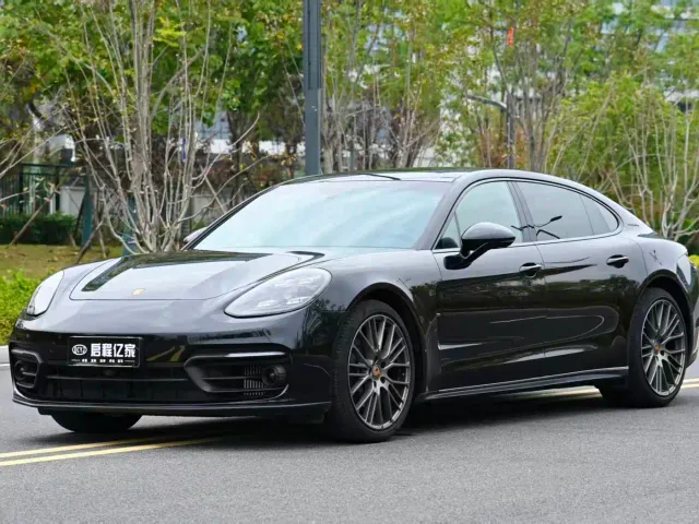 Фотография автомобиля — Porsche Panamera