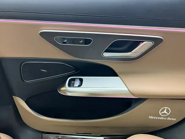 Mercedes-Benz E-Class — Фото автомобиля 17