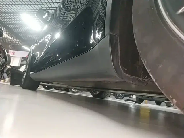 Tesla Model Y — Фото автомобиля 21