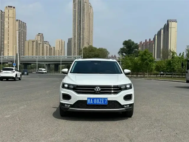 Volkswagen T-Roc — Фото автомобиля 2