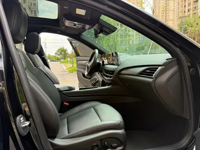 Cadillac CT5 — Фото автомобиля 10