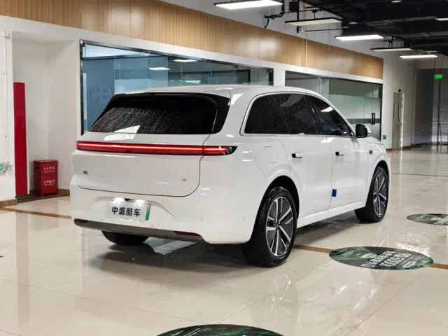 Li Auto L6 — Фото автомобиля 5