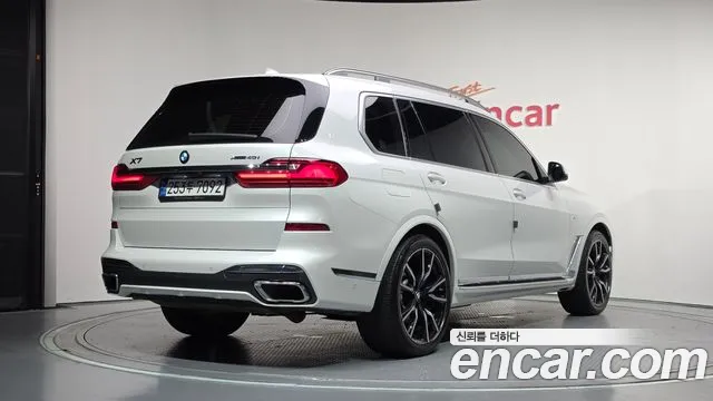 BMW X7 — Фото автомобиля 2