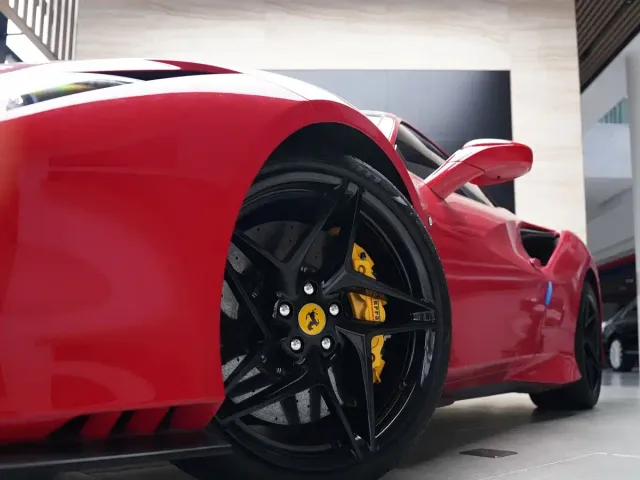 Ferrari F8 — Фото автомобиля 9