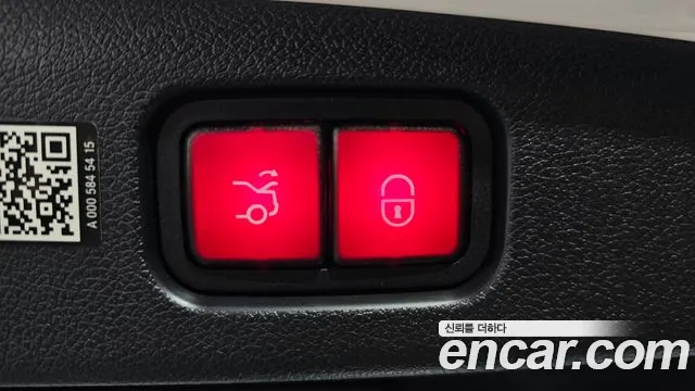Mercedes-Benz E-Class — Фото автомобиля 28