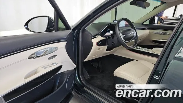 Genesis GV70 — Фото автомобиля 15