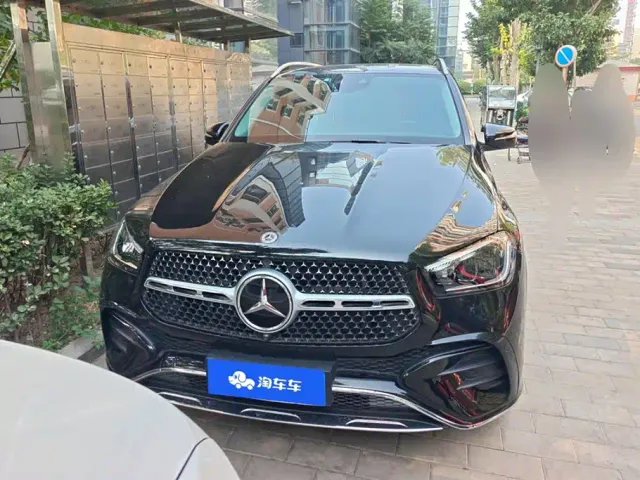 Mercedes-Benz GLE-Class — Фото автомобиля 2
