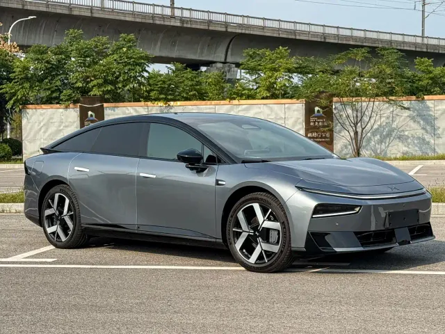 Xpeng P7+ — Фото автомобиля 3