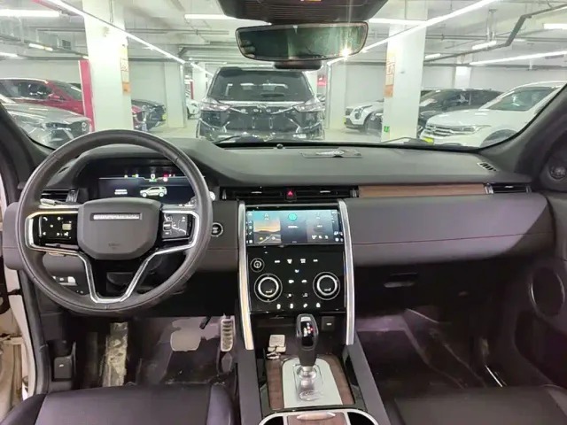 Land Rover Discovery Sport — Фото автомобиля 9