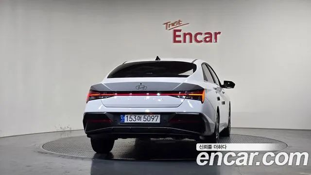 Hyundai Avante CN7 — Фото автомобиля 4