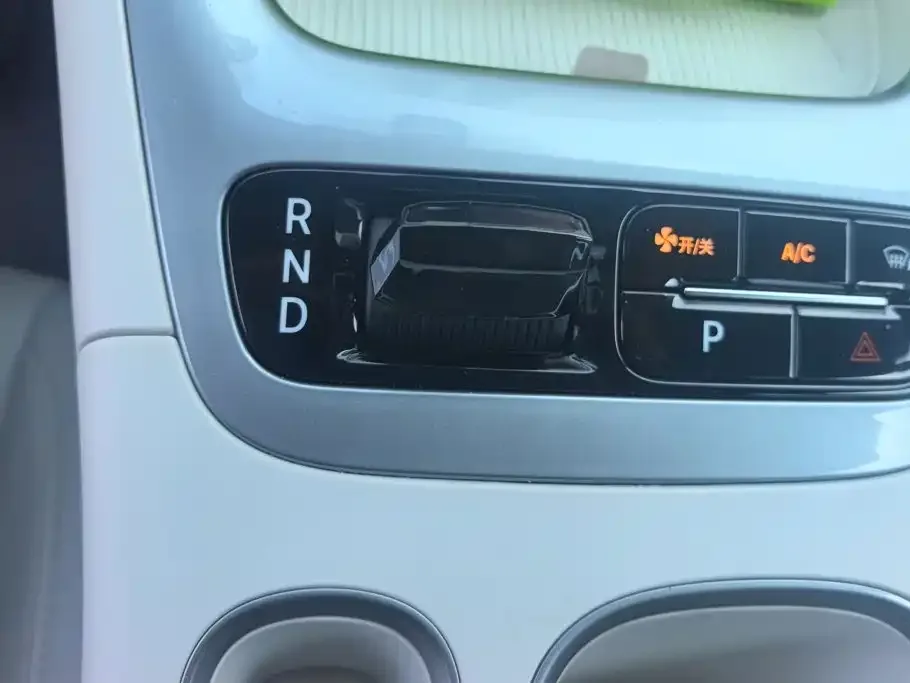 Geely Galaxy Starry Wish 2025 310km Dream Edition — Фото автомобиля 16