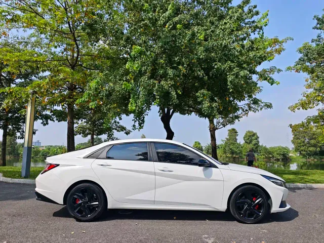 Hyundai Elantra — Фото автомобиля 5