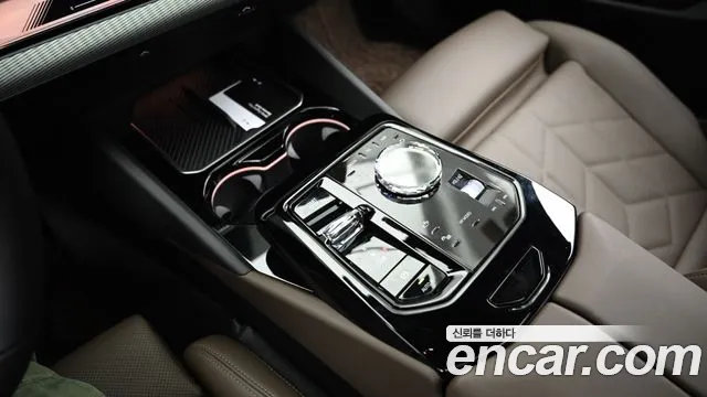 BMW i5 G60 — Фото автомобиля 9