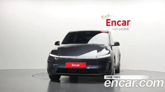 Tesla Model Y — Фото автомобиля 2
