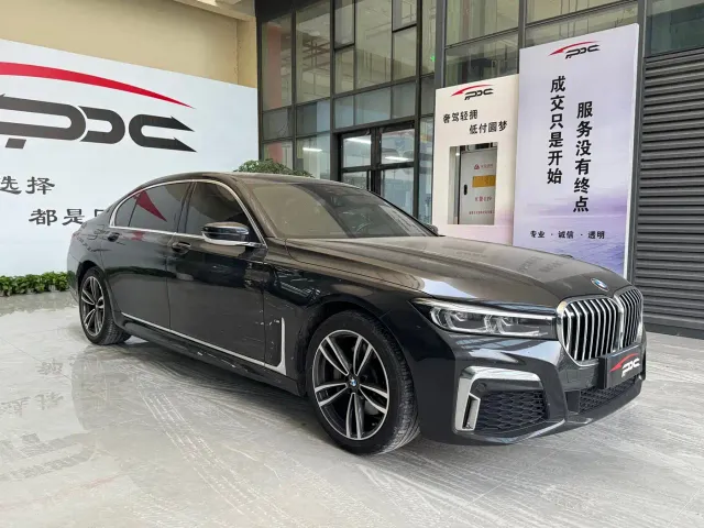 BMW 7 Series — Фото автомобиля 3