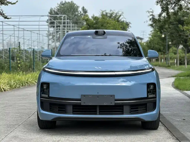 Li Auto L9 — Фото автомобиля 3