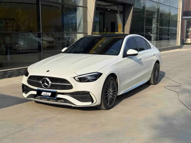 Фотография автомобиля — Mercedes-Benz C-Class