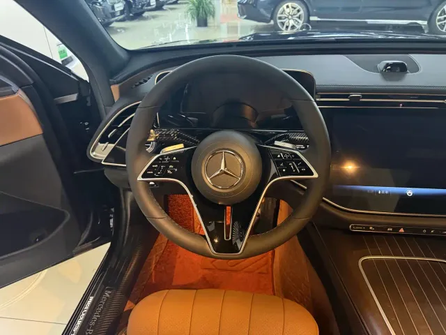 Mercedes-Benz E-Class — Фото автомобиля 12