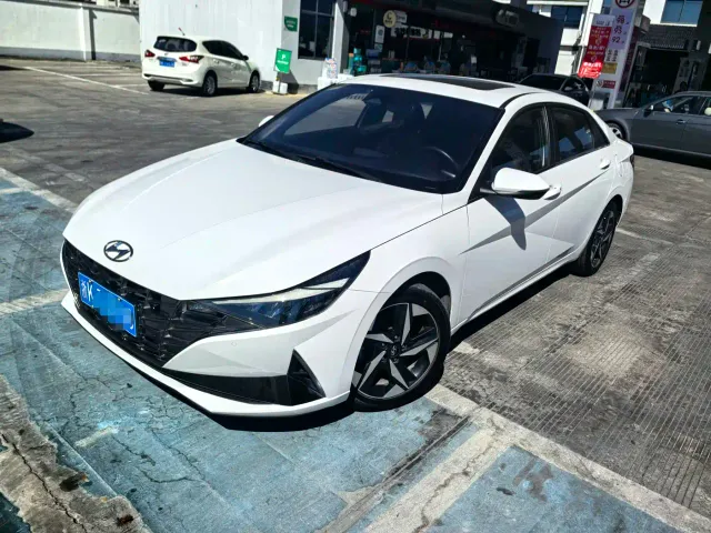 Фотография автомобиля — Hyundai Elantra