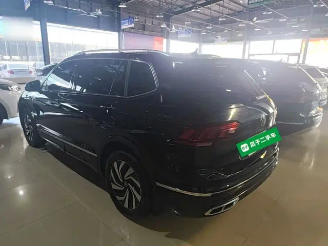 Volkswagen Tiguan L — Фото автомобиля 4
