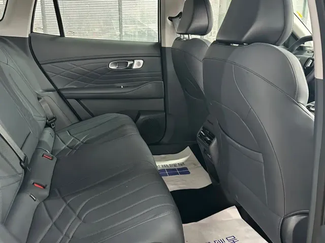 Geely Galaxy Starship 7 EM-i — Фото автомобиля 6