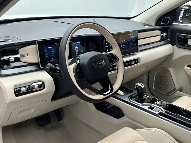 Geely ICON — Фото автомобиля 13
