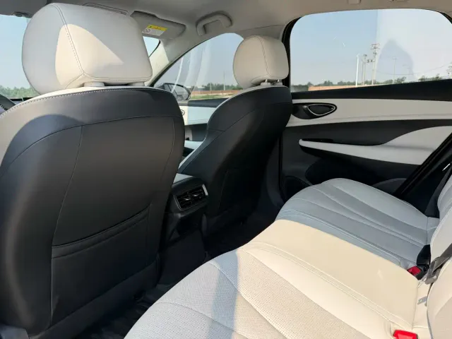 BYD Seal 05 DM-i — Фото автомобиля 5