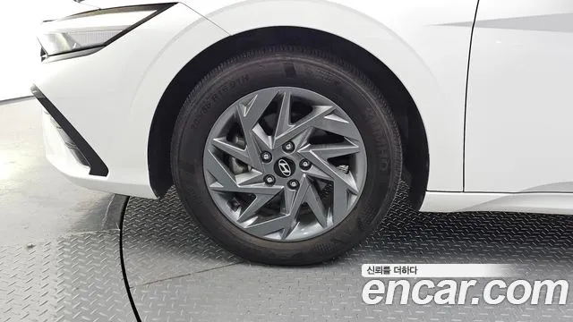 Hyundai Avante CN7 — Фото автомобиля 5