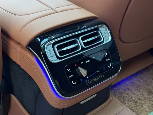 Mercedes-Benz Maybach S-Class — Фото автомобиля 11