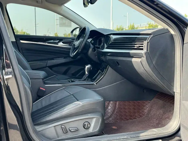 Volkswagen Passat — Фото автомобиля 12